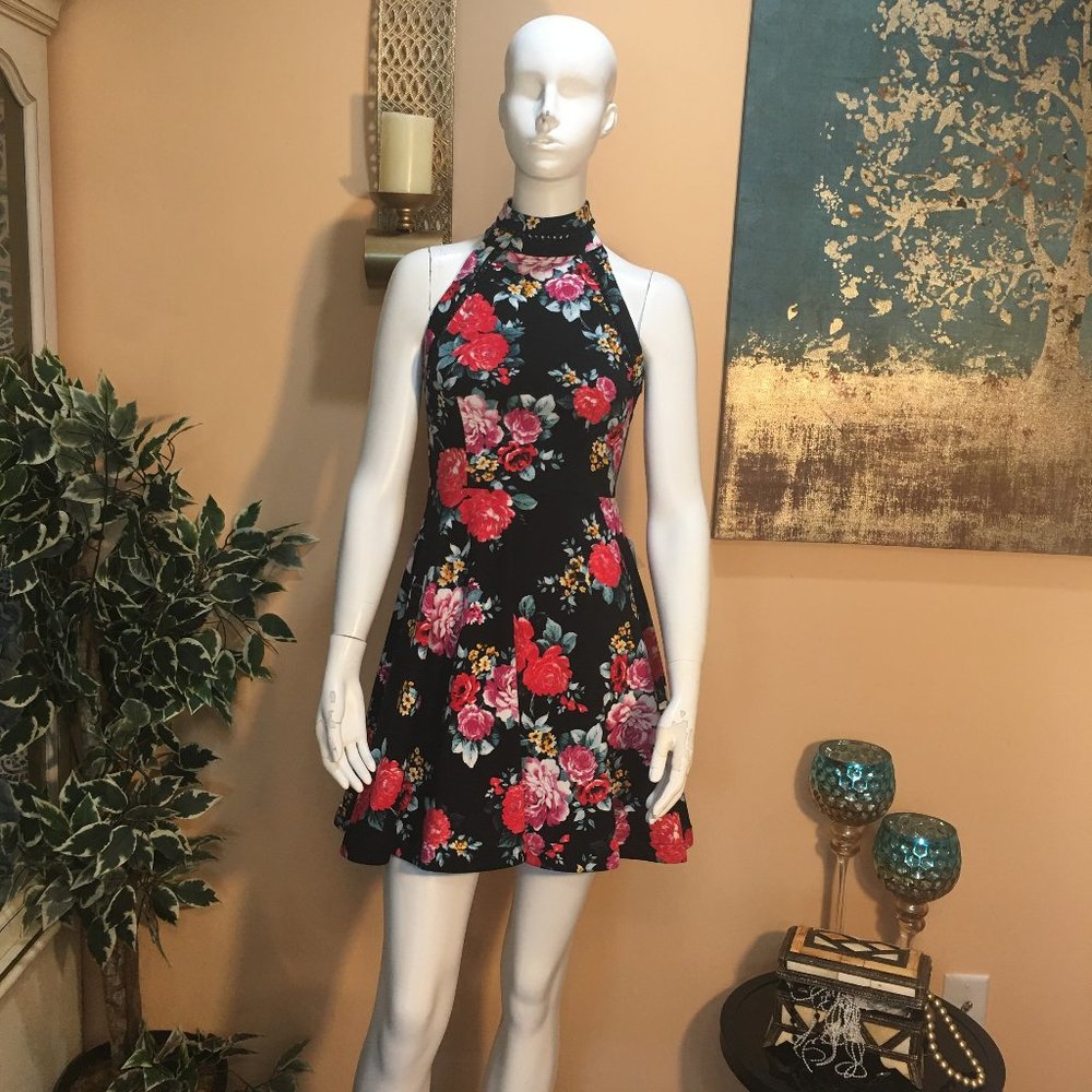 NWT B.Darlin  Sleeveless Mock-Neck Floral Print